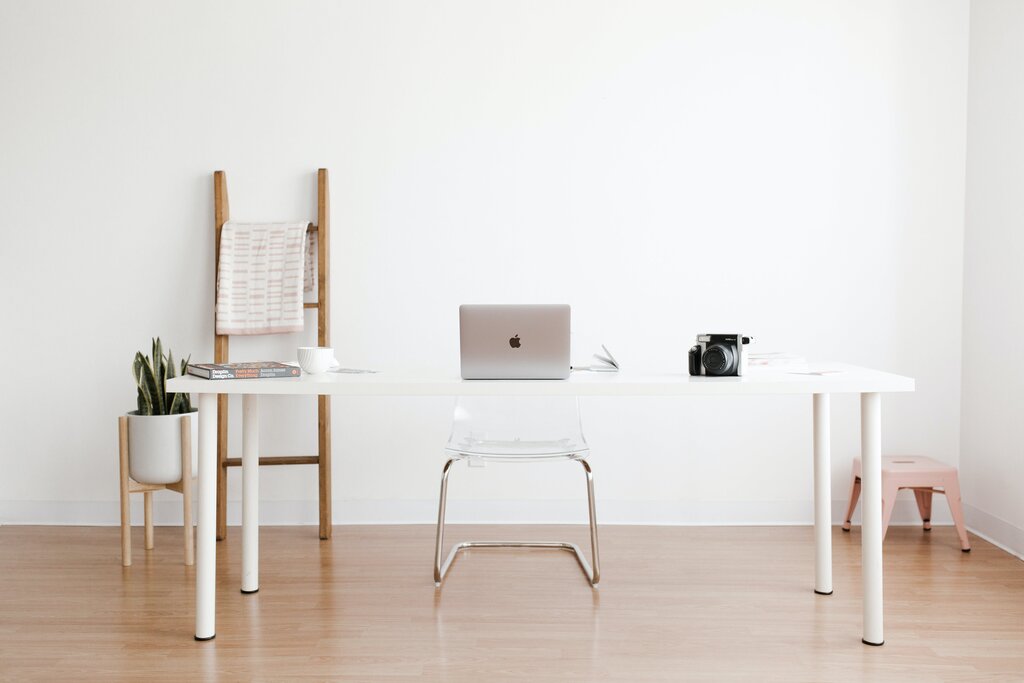 minimalist office