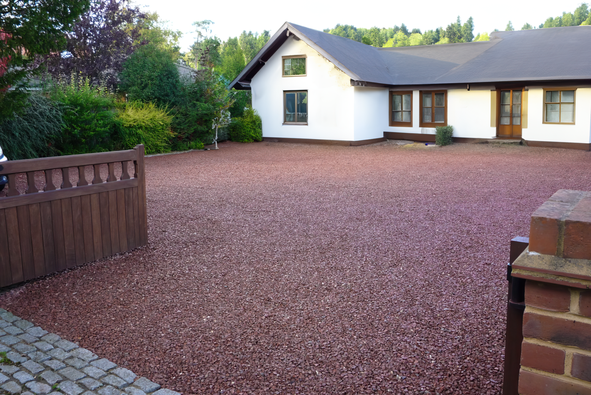 10-20mm Red Granite Chippings  | S251458