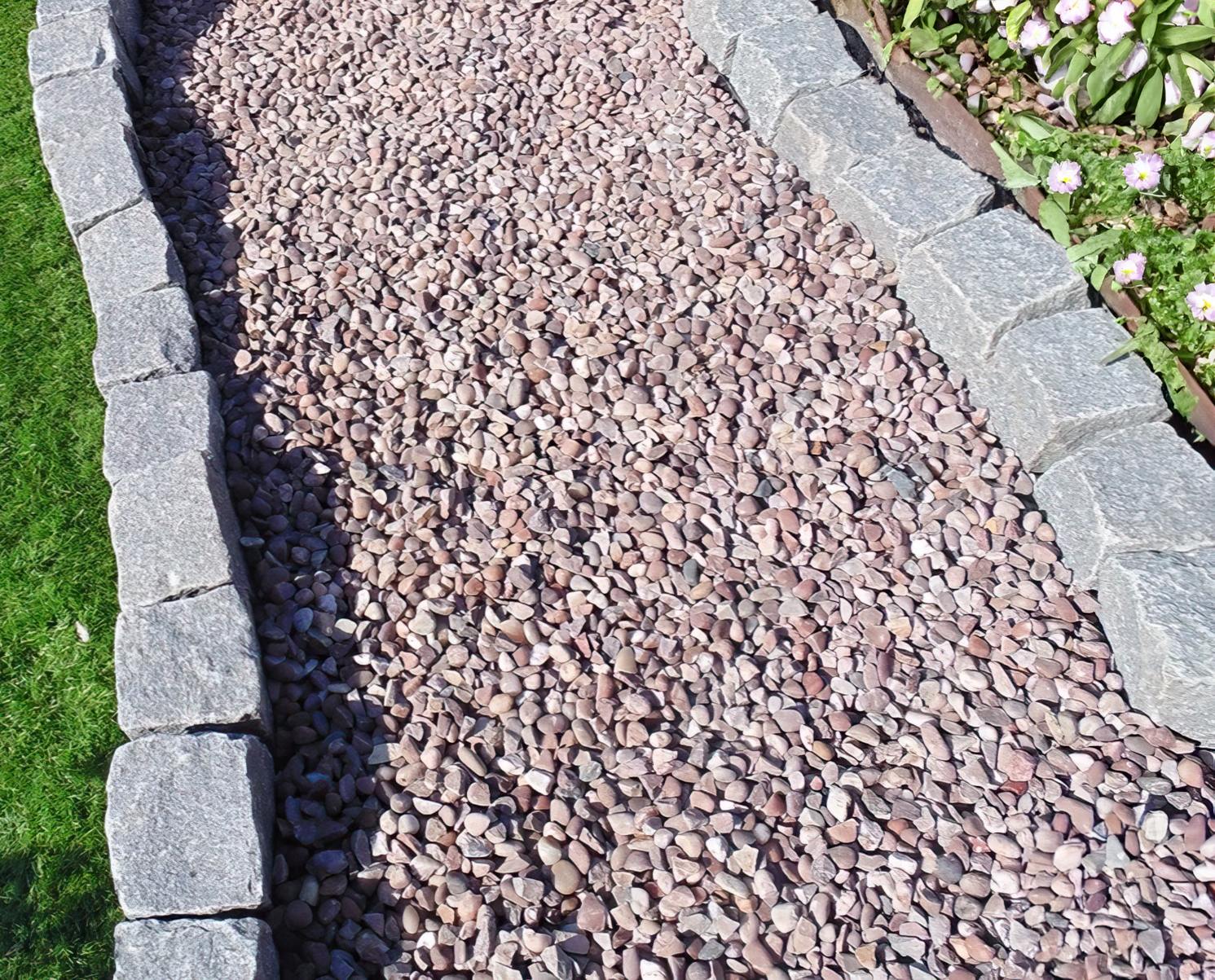 20mm Staffordshire Pink Gravel  | S251452