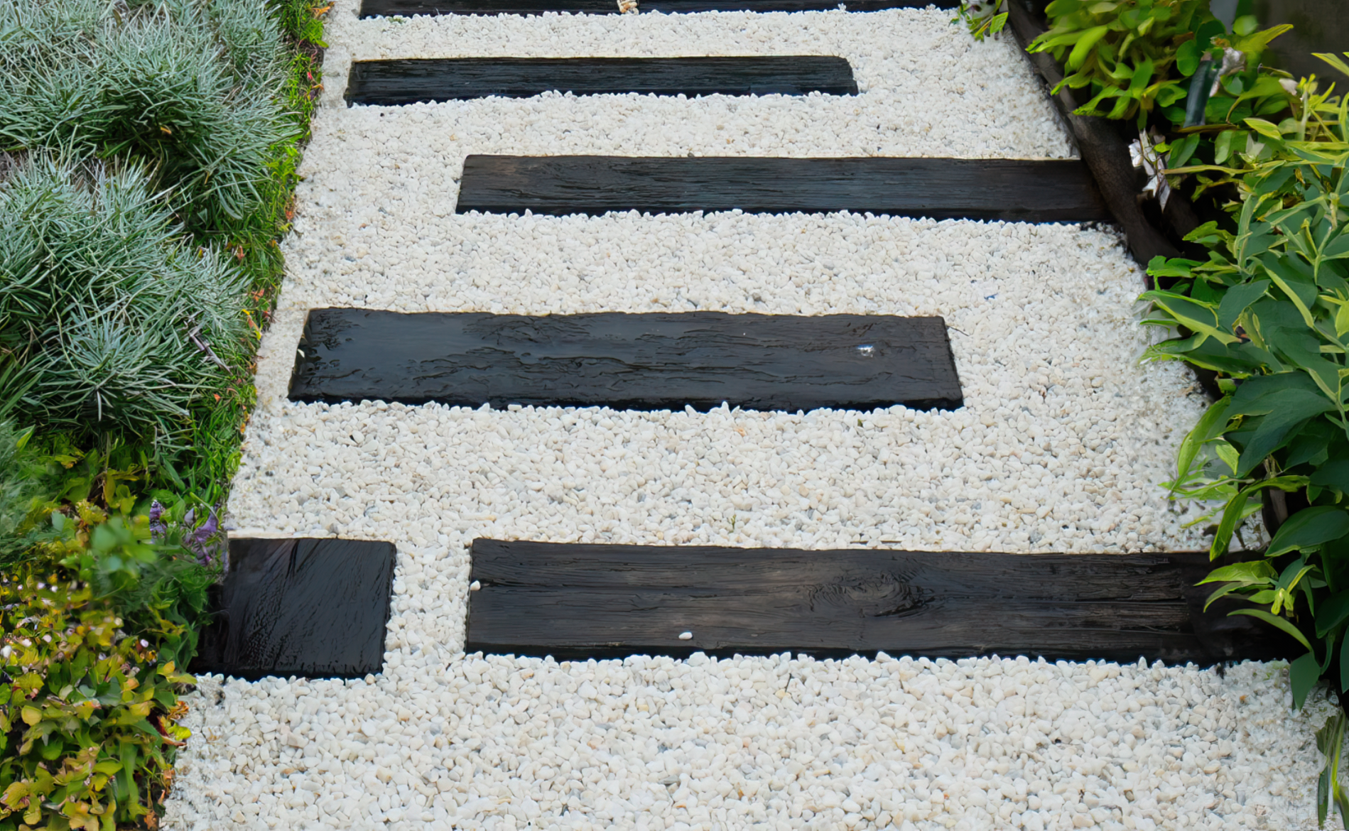 9-12mm Polar White Chippings  | S251459