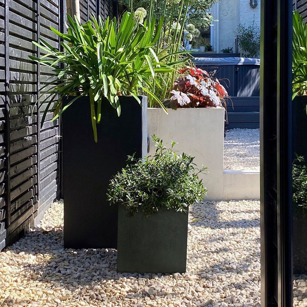 IDEALIST Lite Contemporary Flower Box Square Garden Planter, Light Concrete Outdoor Plant | S25347 |Pot H30 L30 W30 cm, 27L