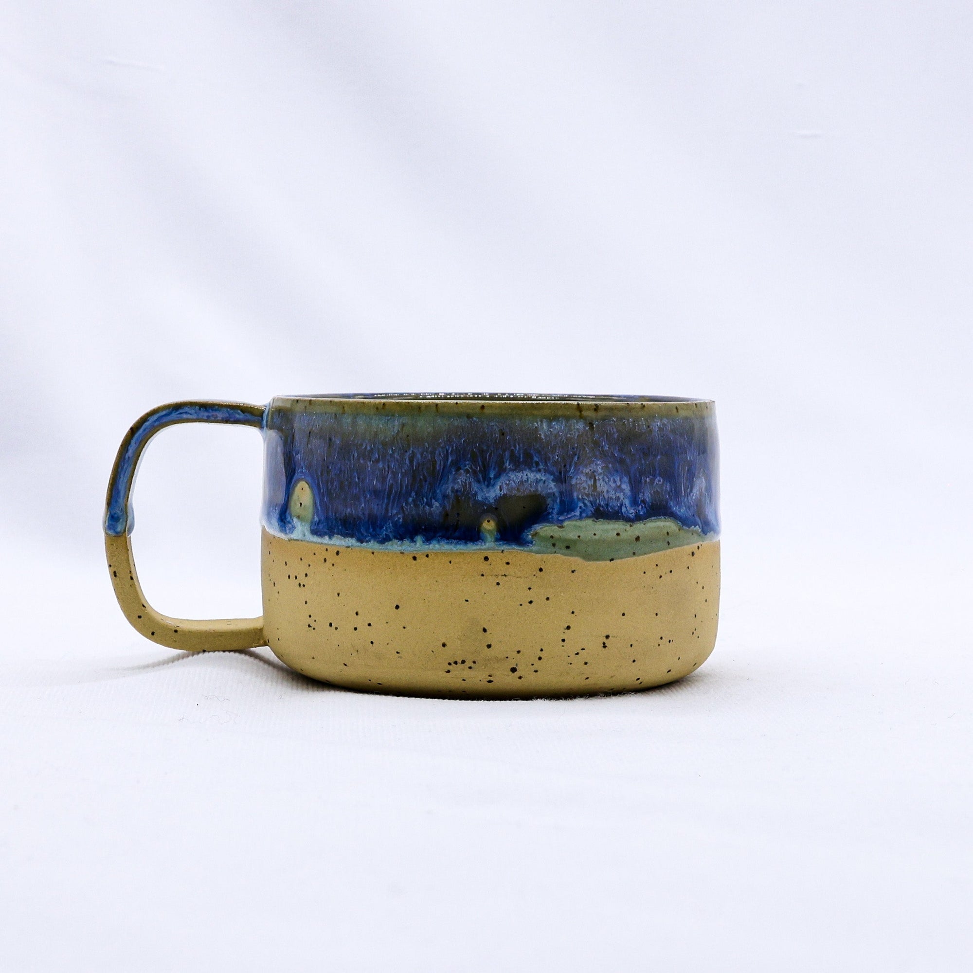 Blulume Grande Handmade Stoneware Ceramic Mug | S251431