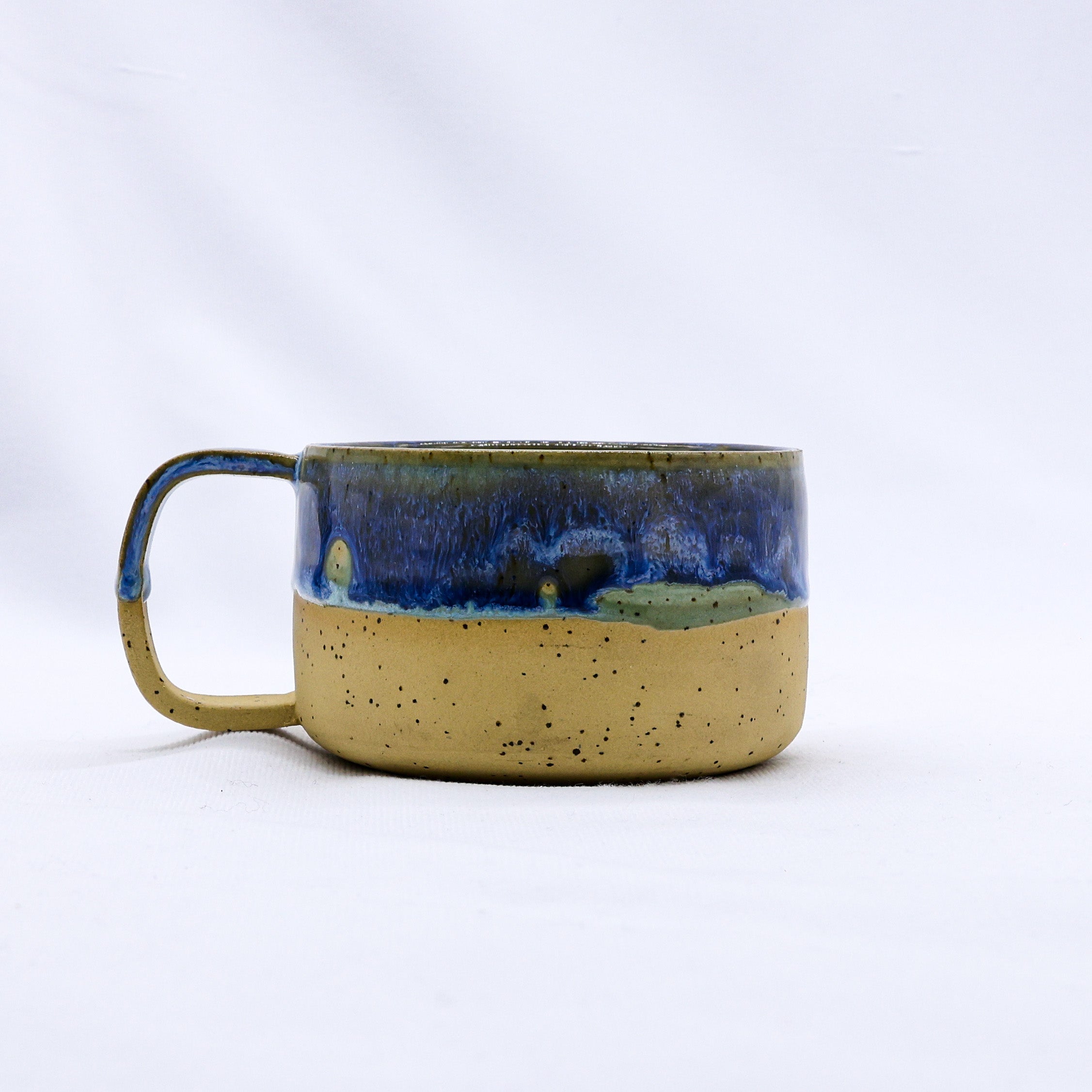 Blulume Grande Handmade Stoneware Ceramic Mug | S251431