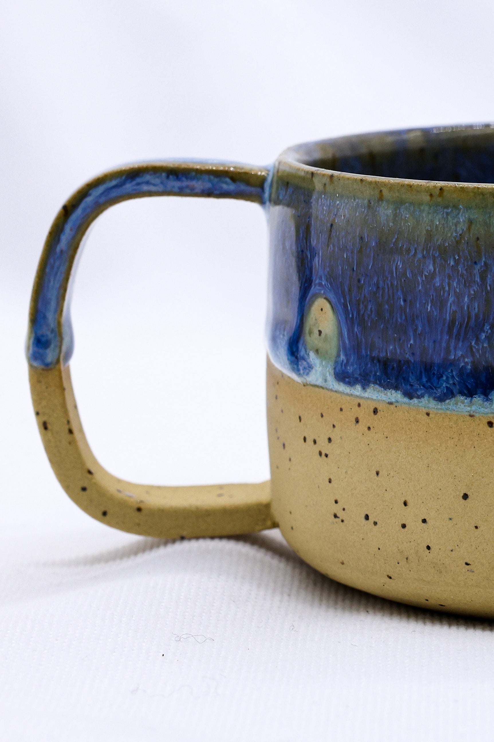 Blulume Grande Handmade Stoneware Ceramic Mug | S251431