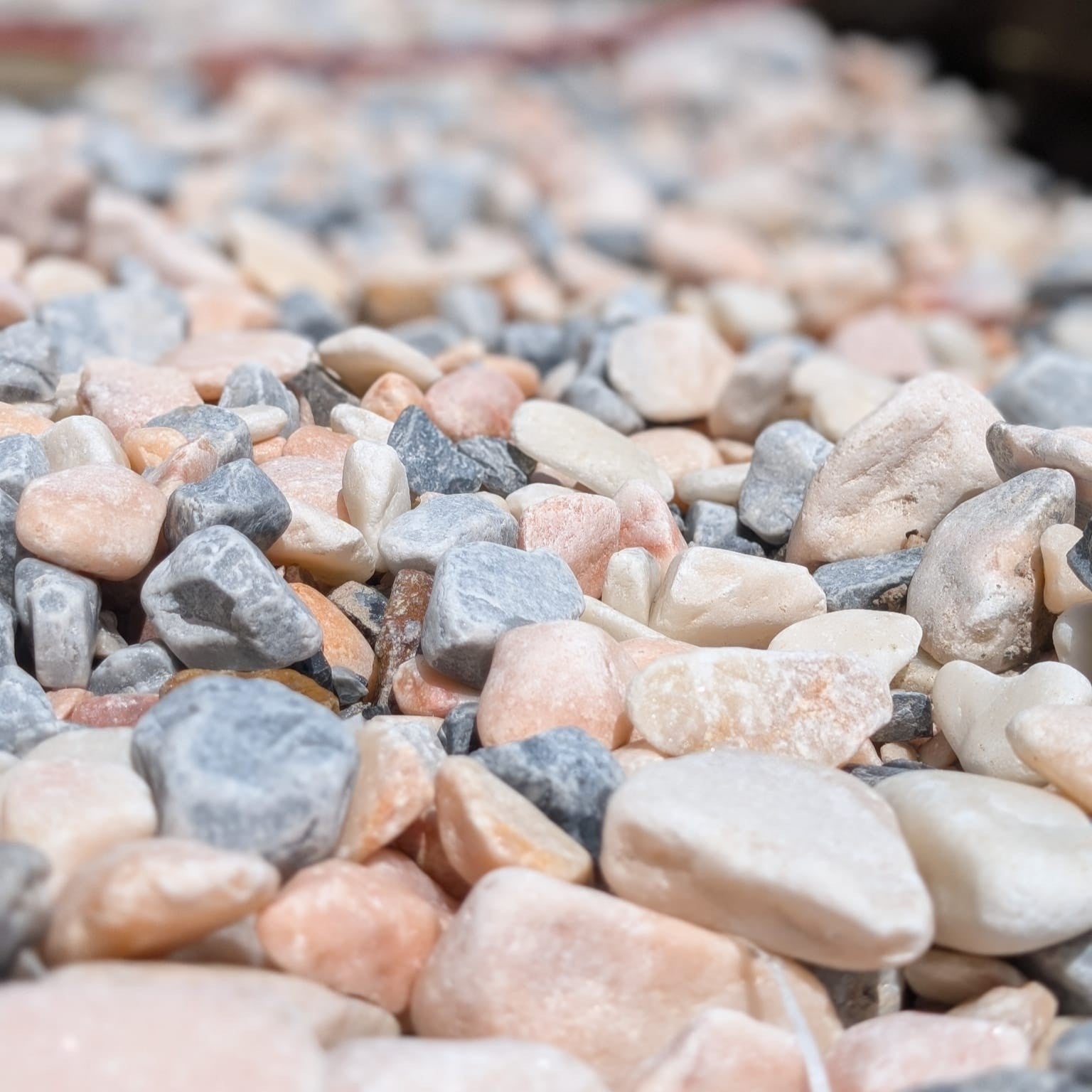20-50mm Polar Pink Marble Pebbles  | S251450