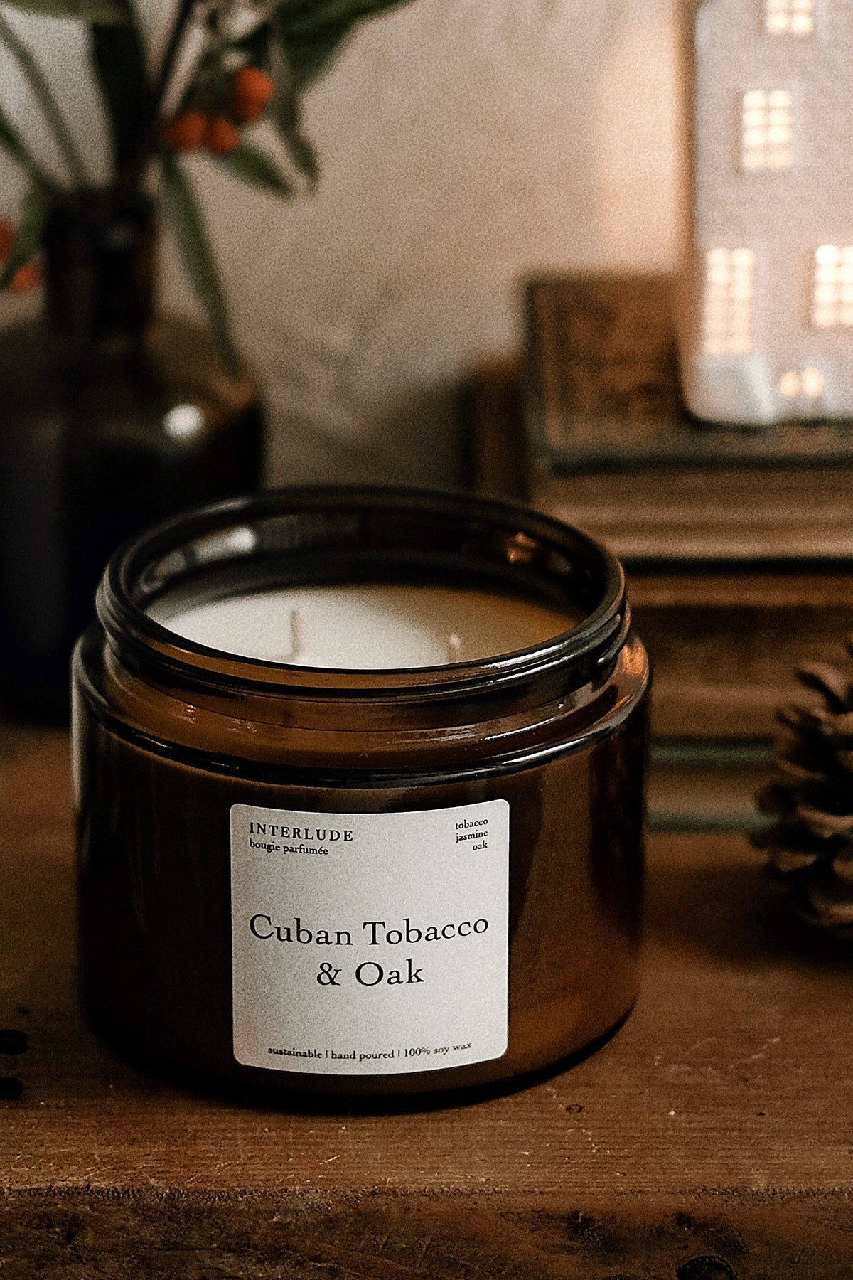 Cuban Tobacco & Oak Scented Candle  | S251508