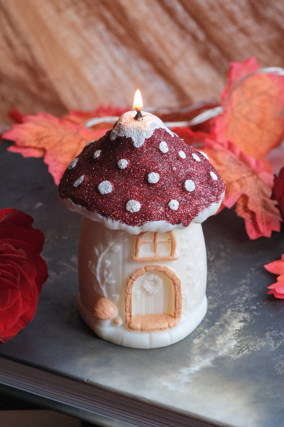 Mushroom House Candle  | S251498