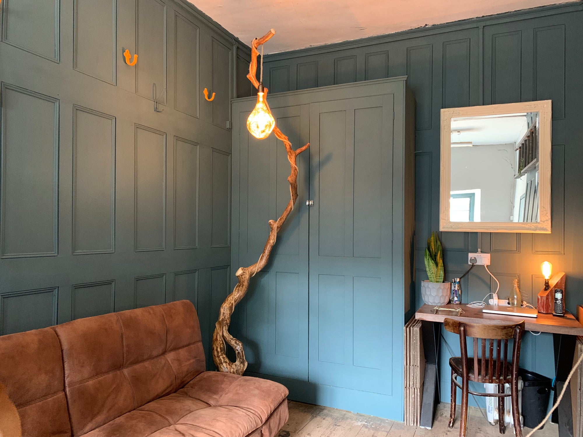 Amélie – Handcrafted Branch Floor Lamp with Reclaimed Timber Base  | S251490