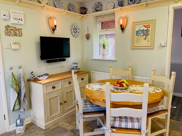 Rustic Love Heart Wall Light  | S251495